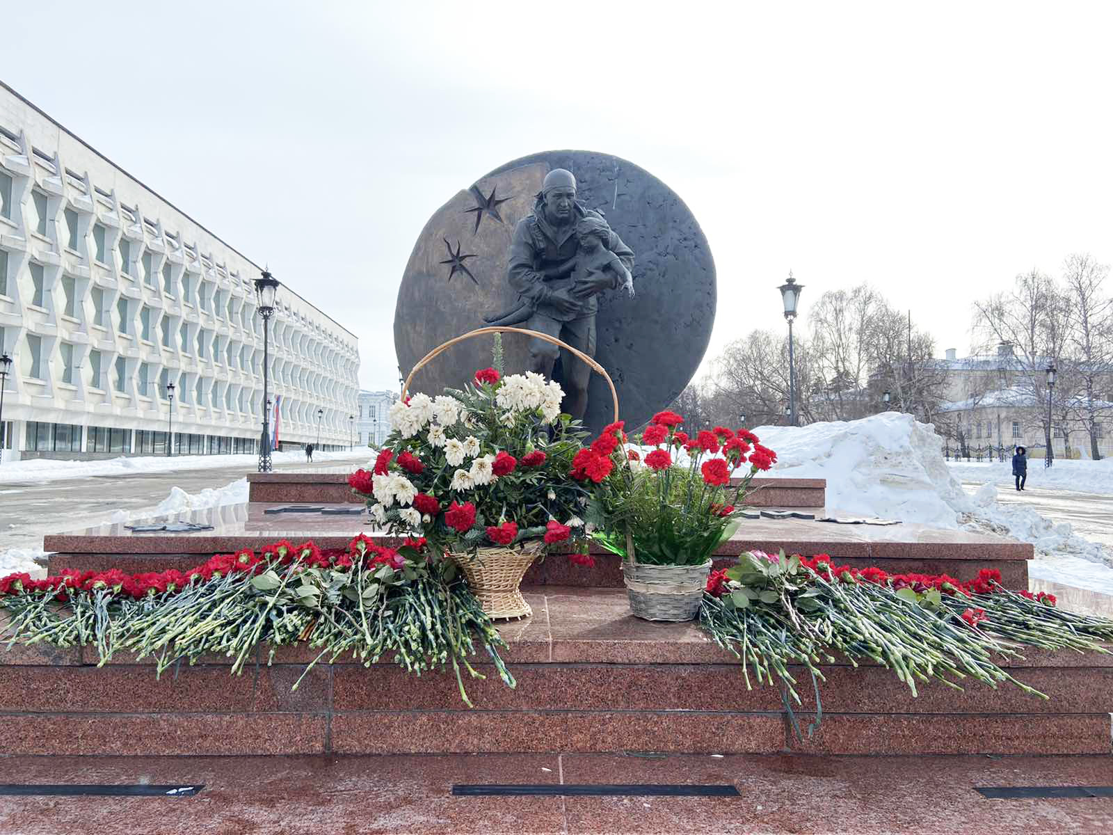 Памятник разумовскому в ульяновске фото